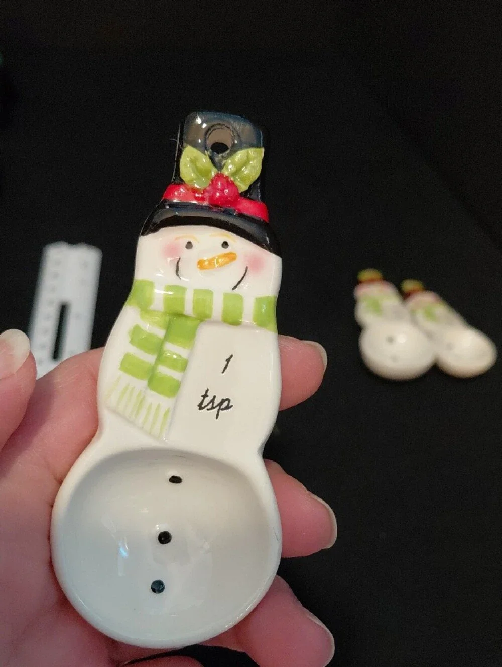 Snowman Measuring Spoon Set - White and Green Holiday Kitchen Accent